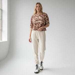 Mododoc Cropped Short Sleeve Top in Rust Print